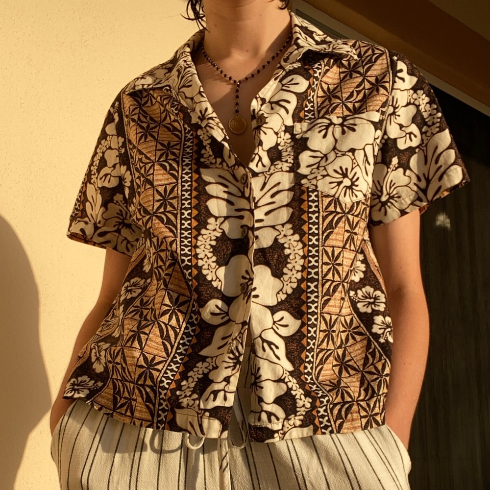 Hilo Hattie Brown and White Button Down Shirt - Picture 6 of 6